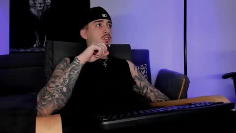 Snapshot of mattytwink69 chatting on 12-20-25, 08:21 Matt online show from 12-20-25, 08:21