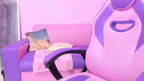 Snapshot of mature_bitch_monster_ass chatting on 09-13-25, 04:07 call me mommy online show from 09-13-25, 04:07