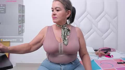 ISABEL online show from 11-22-25, 08:08