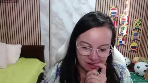 Snapshot of mature_wolf chatting on 07-06-26, 10:56 Sonia online show from 07-06-26, 10:56