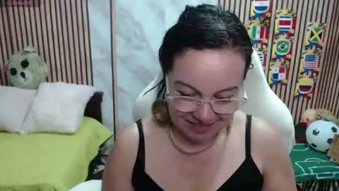 Snapshot of mature_wolf chatting on 07-08-26, 05:17 Sonia online show from 07-08-26, 05:17