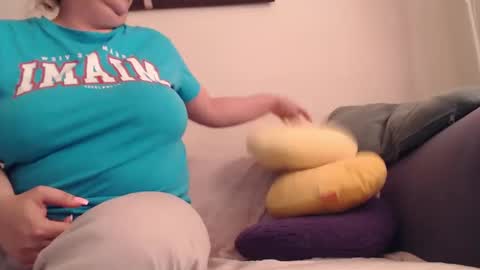 Snapshot of matureboobsbig chatting on 02-18-25, 04:16 matureboobsbig online show from 02-18-25, 04:16