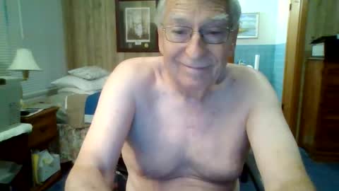 Snapshot of maturecouple1954 chatting on 06-11-26, 10:24 SXECPL55 at G mail Dot Com online show from 06-11-26, 10:24