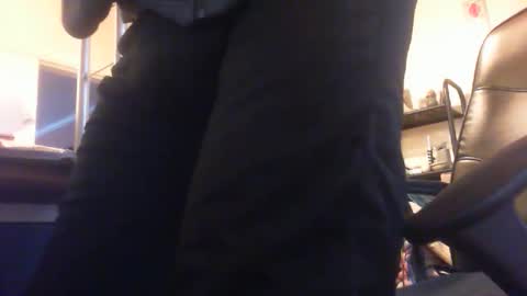 Snapshot of maturedaddi chatting on 12-18-24, 02:28 Maturedaddi online show from 12-18-24, 02:28