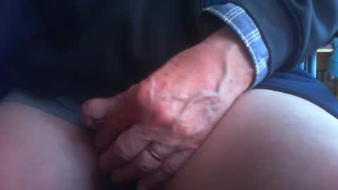 Snapshot of maturedaddi chatting on 02-25-25, 04:21 Maturedaddi online show from 02-25-25, 04:21