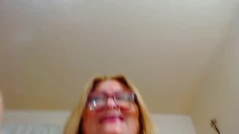 Snapshot of maturehot649 chatting on 12-05-24, 11:16 maturehot649 online show from 12-05-24, 11:16