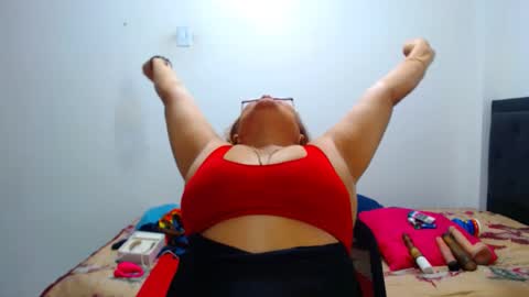 Snapshot of maturehot649 chatting on 09-12-25, 02:28 maturehot649 online show from 09-12-25, 02:28