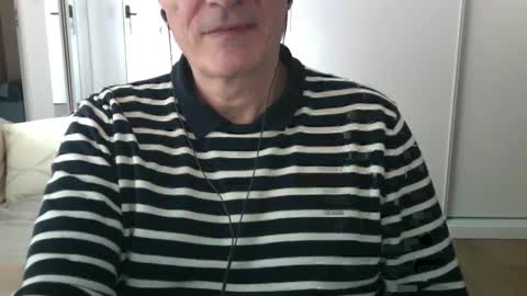 Snapshot of maturehotman chatting on 12-07-24, 01:18 maturehotman online show from 12-07-24, 01:18