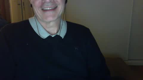 Snapshot of maturehotman chatting on 01-07-25, 05:20 maturehotman online show from 01-07-25, 05:20