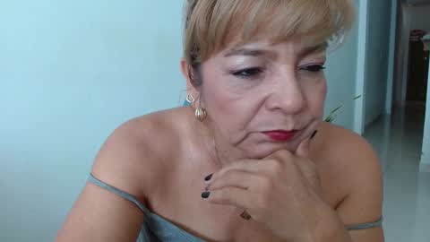 Snapshot of maturetigress4c chatting on 02-06-25, 01:21 Cecilia online show from 02-06-25, 01:21