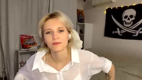 Mia online show from 09-09-25, 05:23