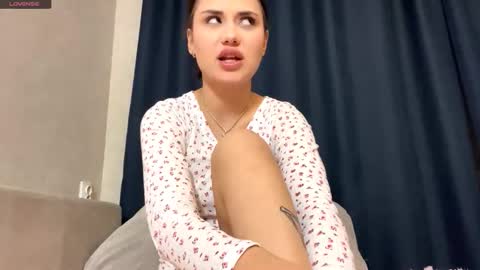 Mia online show from 12-20-25, 02:13