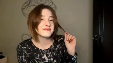 Snapshot of maureenstrozzi chatting on 11-24-25, 06:57 Mari online show from 11-24-25, 06:57