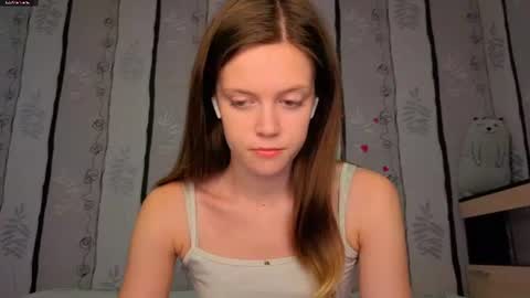 Snapshot of maurineneverman chatting on 06-18-26, 08:03 Lucy online show from 06-18-26, 08:03