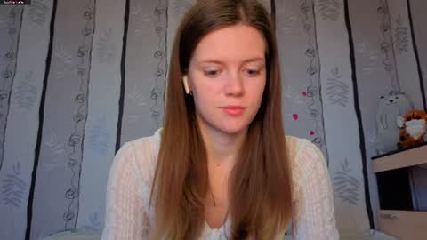 Snapshot of maurineneverman chatting on 06-30-26, 08:15 Lucy online show from 06-30-26, 08:15