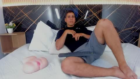 mauro_boy online show from 06-01-26, 07:48