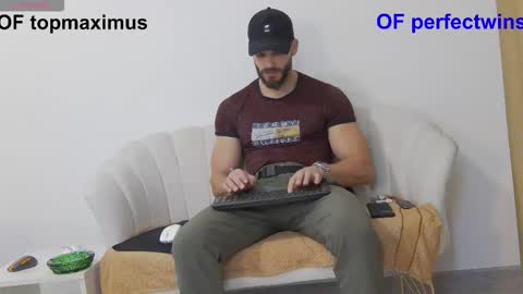 Snapshot of mauro_real_man chatting on 11-25-25, 07:03 mauro_real_man online show from 11-25-25, 07:03