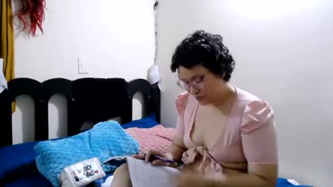 Snapshot of mauroluxandra chatting on 06-16-26, 04:53 mauroluxandra online show from 06-16-26, 04:53