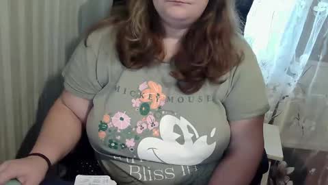 Snapshot of mavka2025 chatting on 10-11-25, 08:02 Mavka2025 online show from 10-11-25, 08:02