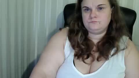 Snapshot of mavka2025 chatting on 11-26-25, 04:30 Mavka2025 online show from 11-26-25, 04:30