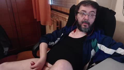 Snapshot of max818k chatting on 02-16-25, 07:48 Max online show from 02-16-25, 07:48