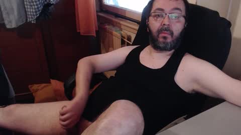 Snapshot of max818k chatting on 09-21-25, 05:53 Max online show from 09-21-25, 05:53