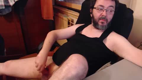 Snapshot of max818k chatting on 10-19-25, 01:56 Max online show from 10-19-25, 01:56