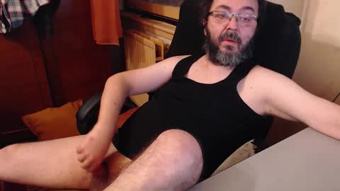 Snapshot of max818k chatting on 11-09-25, 08:23 Max online show from 11-09-25, 08:23