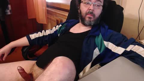 Snapshot of max818k chatting on 11-30-25, 07:34 Max online show from 11-30-25, 07:34