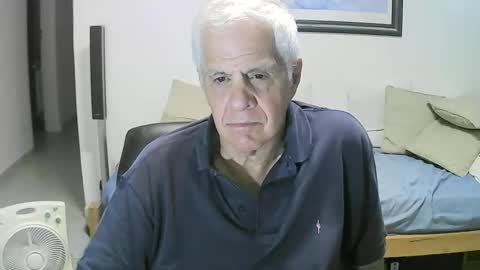 Snapshot of max_2017 chatting on 01-17-26, 03:33 max_2017 online show from 01-17-26, 03:33