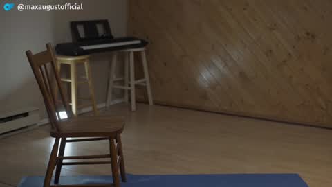 Snapshot of max_august chatting on 01-15-25, 06:40 Max onlyfansmaxaugustofficial online show from 01-15-25, 06:40