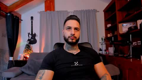 Snapshot of max_dic1 chatting on 12-21-24, 02:58 max D. online show from 12-21-24, 02:58