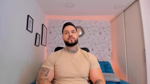 Snapshot of max_dic1 chatting on 05-17-26, 10:50 max D. online show from 05-17-26, 10:50