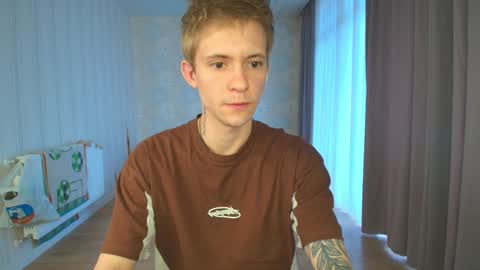 Snapshot of max_gen chatting on 12-06-24, 05:09 Max Gen with tats 24years And Ethan without tats 20 years online show from 12-06-24, 05:09