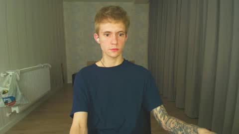 Snapshot of max_gen chatting on 12-07-24, 03:30 Max Gen with tats 24years And Ethan without tats 20 years online show from 12-07-24, 03:30