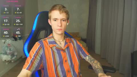 Snapshot of max_gen chatting on 12-22-24, 11:31 Max Gen with tats 24years And Ethan without tats 20 years online show from 12-22-24, 11:31