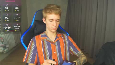 Snapshot of max_gen chatting on 12-23-24, 08:47 Max Gen with tats 24years And Ethan without tats 20 years online show from 12-23-24, 08:47