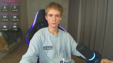 Snapshot of max_gen chatting on 01-08-25, 05:26 Max Gen with tats 24years And Ethan without tats 20 years online show from 01-08-25, 05:26