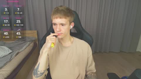 Snapshot of max_gen chatting on 02-10-25, 05:09 Max Gen with tats 24years And Ethan without tats 20 years online show from 02-10-25, 05:09