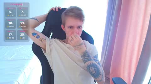 Snapshot of max_gen chatting on 03-04-25, 11:29 Max Gen with tats 24years And Ethan without tats 20 years online show from 03-04-25, 11:29