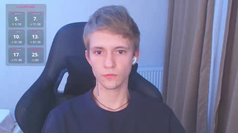 Snapshot of max_gen chatting on 03-09-25, 05:49 Max Gen with tats 24years And Ethan without tats 20 years online show from 03-09-25, 05:49