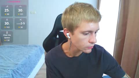 Snapshot of max_gen chatting on 09-27-25, 11:48 Max Gen with tats 24years And Ethan without tats 20 years online show from 09-27-25, 11:48