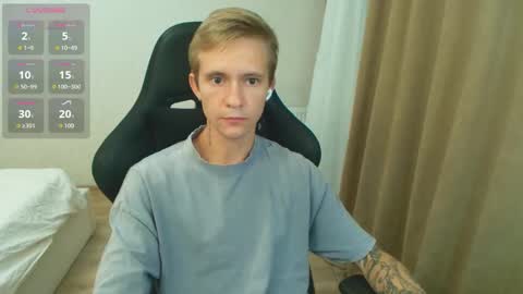 Snapshot of max_gen chatting on 11-06-25, 08:21 Max Gen with tats 24years And Ethan without tats 20 years online show from 11-06-25, 08:21