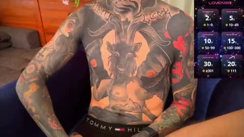 Snapshot of max_reaves chatting on 12-15-24, 02:30 online show from 12-15-24, 02:30