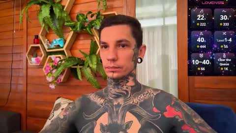 Snapshot of max_reaves chatting on 12-19-24, 02:12 online show from 12-19-24, 02:12