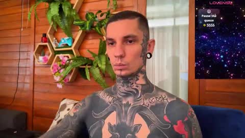 Snapshot of max_reaves chatting on 12-19-24, 06:56 online show from 12-19-24, 06:56