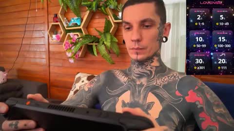 Snapshot of max_reaves chatting on 12-31-24, 06:16 online show from 12-31-24, 06:16