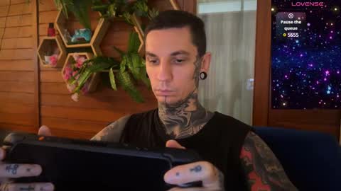 Snapshot of max_reaves chatting on 01-11-25, 02:41 online show from 01-11-25, 02:41