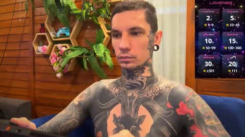 Snapshot of max_reaves chatting on 01-12-25, 02:03 online show from 01-12-25, 02:03