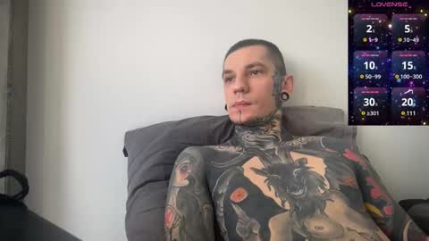 Snapshot of max_reaves chatting on 02-23-25, 06:07 online show from 02-23-25, 06:07